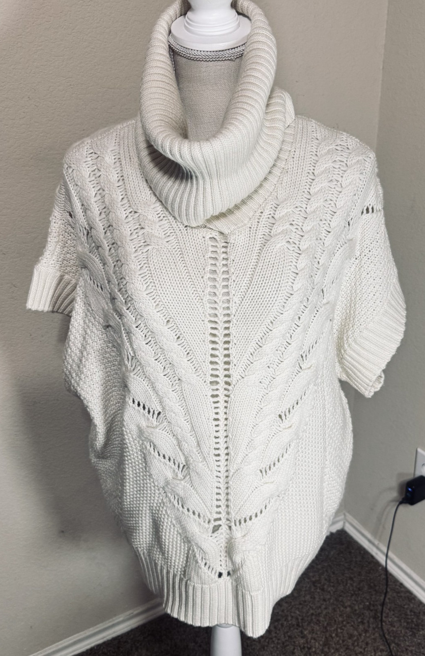 Trina Turk 100% merino wool Cream cowl neck boxy sweater Sz L cable knit